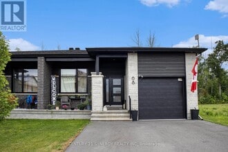 Building Photo - 68 Villeneuve St