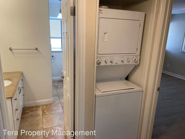 Building Photo - 2 br, 1 bath House - 3044 Shadow Springs Pl