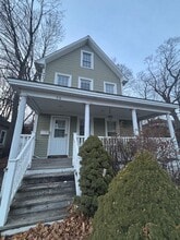 Building Photo - 318 Front St