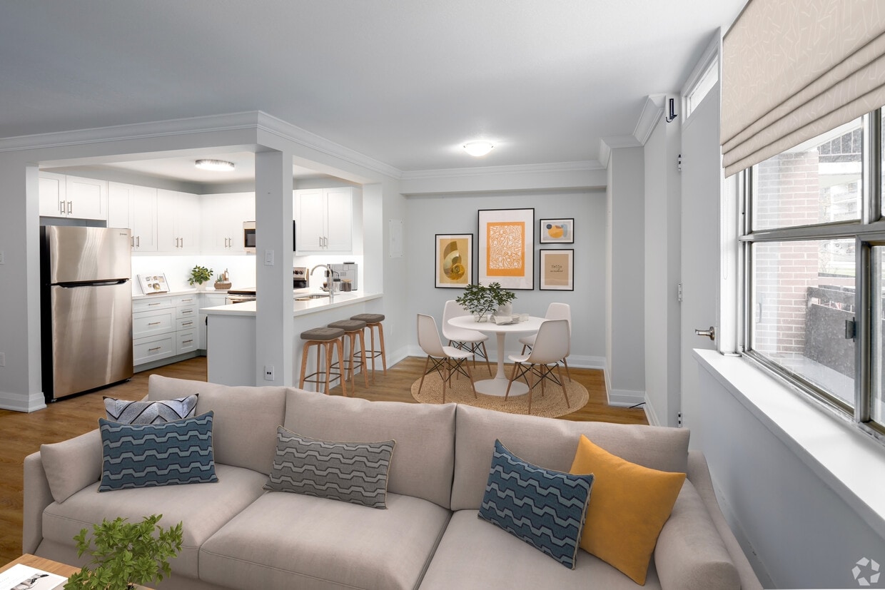 Primary Photo - 20 Elizabeth Street N