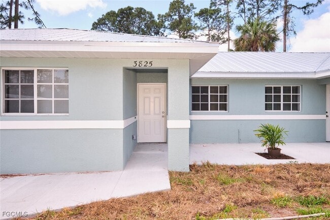 Building Photo - 3825 Hollycrest St