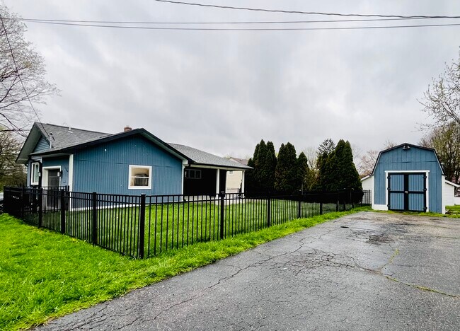 Building Photo - 779 S Pendleton Ave