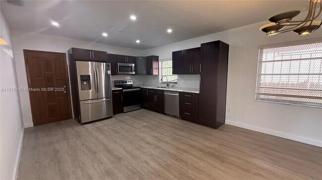 Foto del edificio - 3301 SW 3rd St