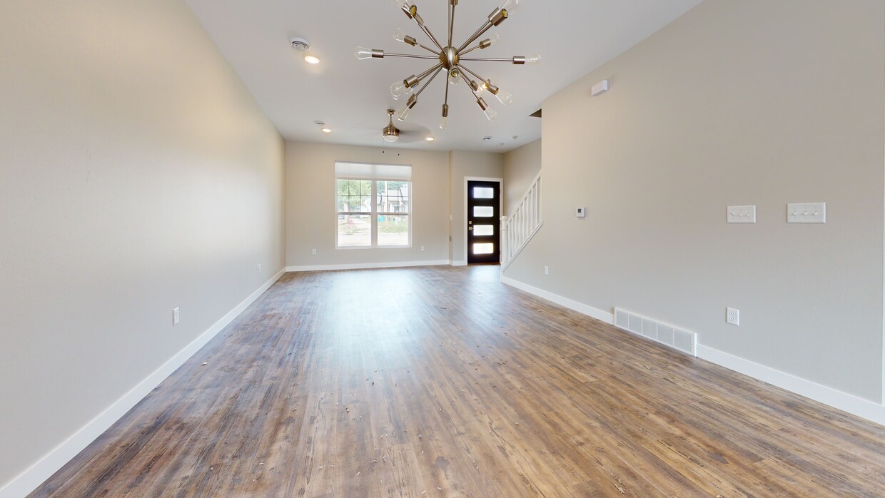 Primary Photo - 203 Short St