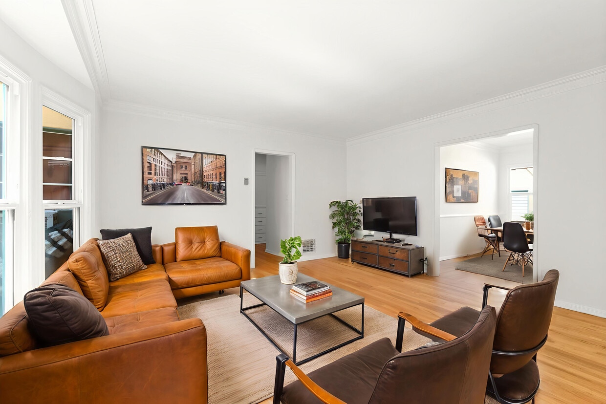 Foto principal - 522 N Genesee Ave
