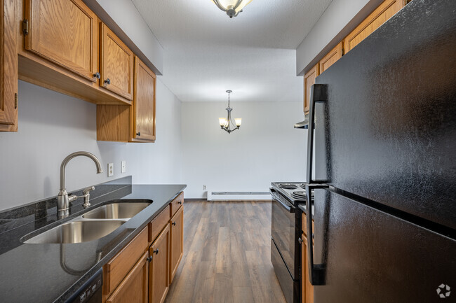 1BR, 1BA - 750SF - Upgraded - Kitchen - Northumberland Apartments