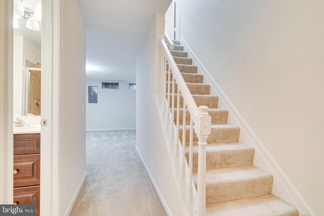 Building Photo - 12114 Wedgeway Ct