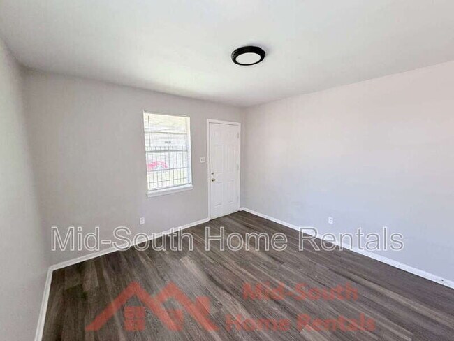 Foto del edificio - 1353 Fairfax St