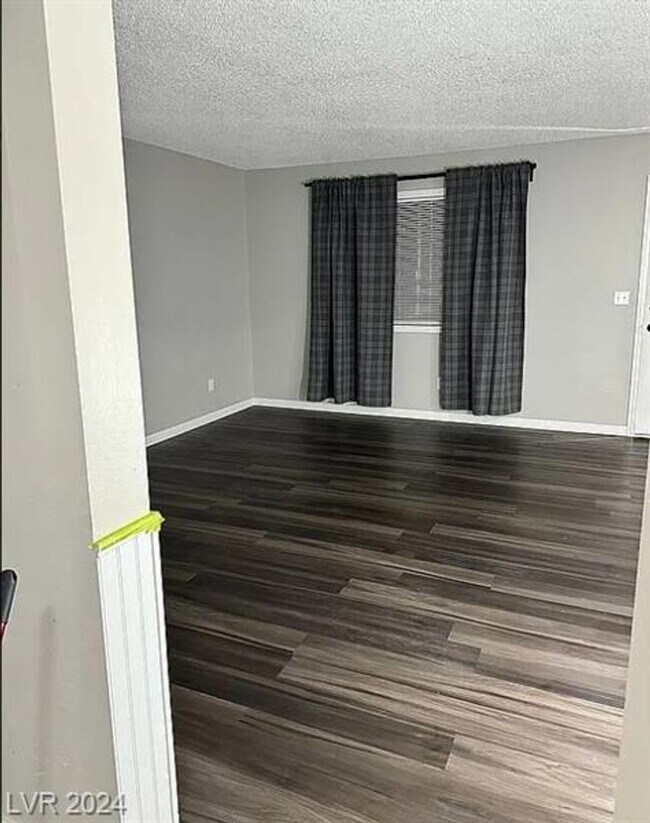 Foto del edificio - ? Renovated 2-Bed Oasis in the Heart of Do...