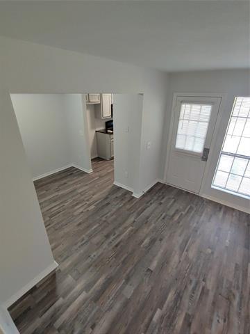 Foto del edificio - 215 Lake Park Rd