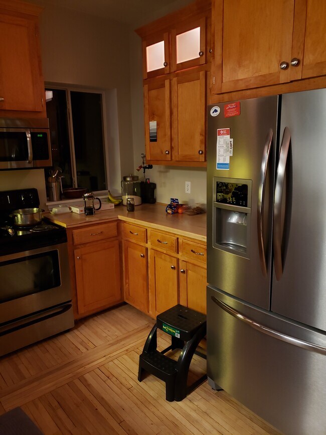 Foto del edificio - 1120 E 6th St