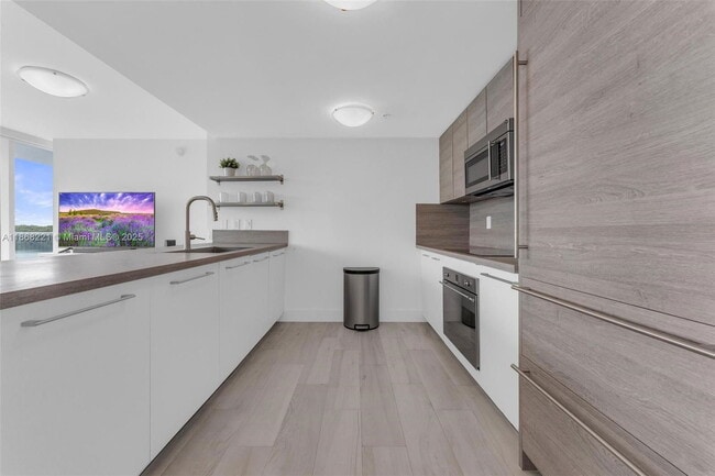 Foto del edificio - 400 Sunny Isles Blvd