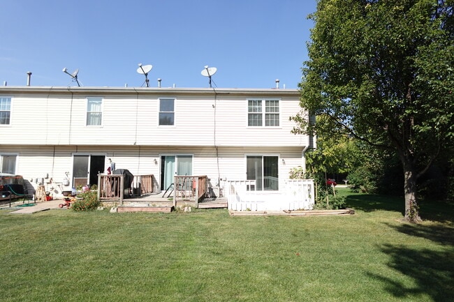 Building Photo - 116 Colonial Pkwy