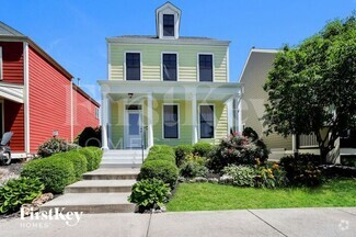 Building Photo - 3226 S Canal Way