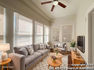 Foto del edificio - 319 Army Blvd