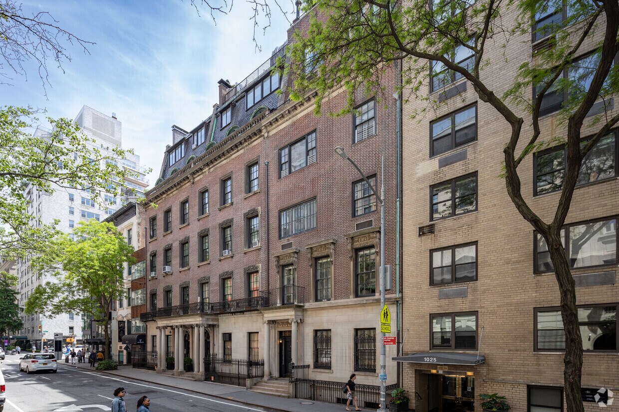 Foto principal - 16 E 84th St