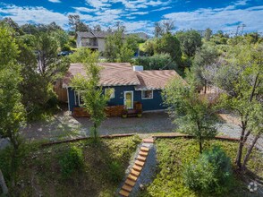Building Photo - 2807 Willow Creek Rd