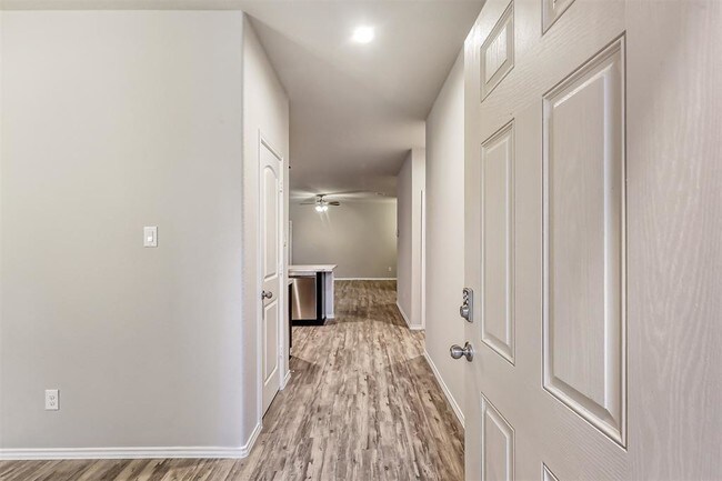 Building Photo - 14110 Silver Falls Ct