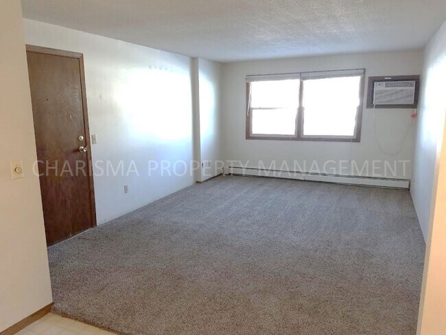 Foto del edificio - 2 BD - WHEN LOCATION, COMMUNITY AND PRICE ...