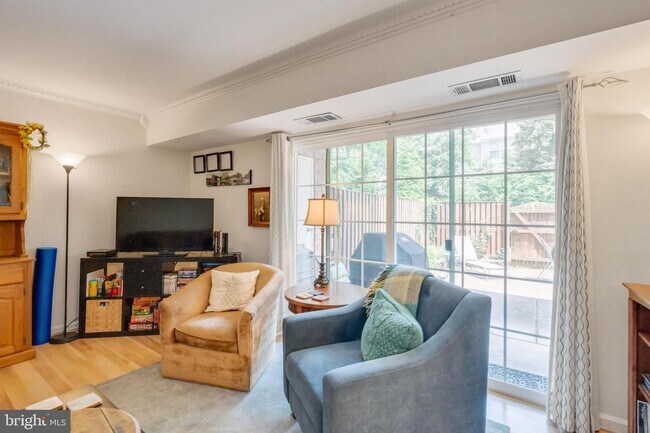 Building Photo - 2825 Kalmia Lee Ct