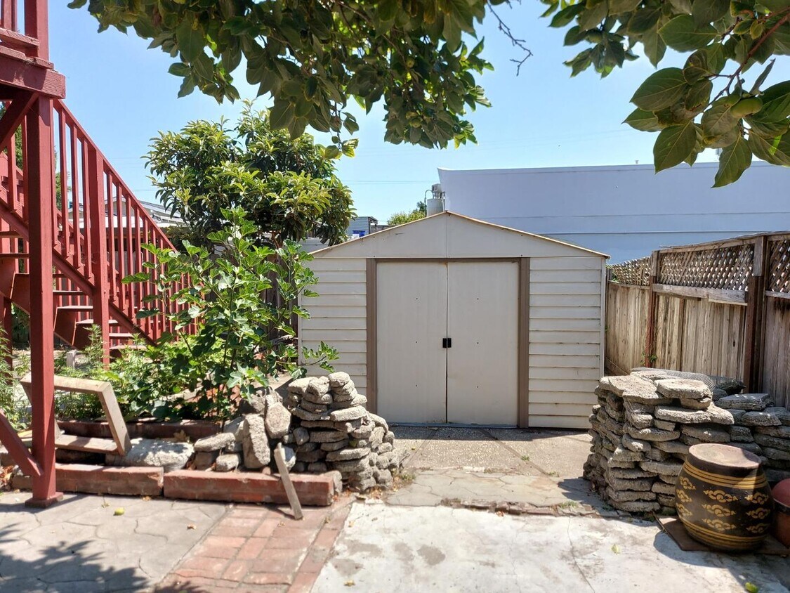 Foto principal - 818 Hensley Ave