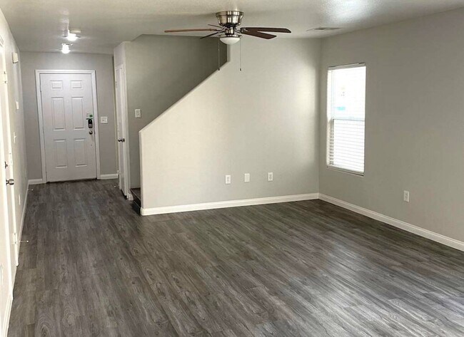 Foto del edificio - 7313 Ribbon Ridge Ave