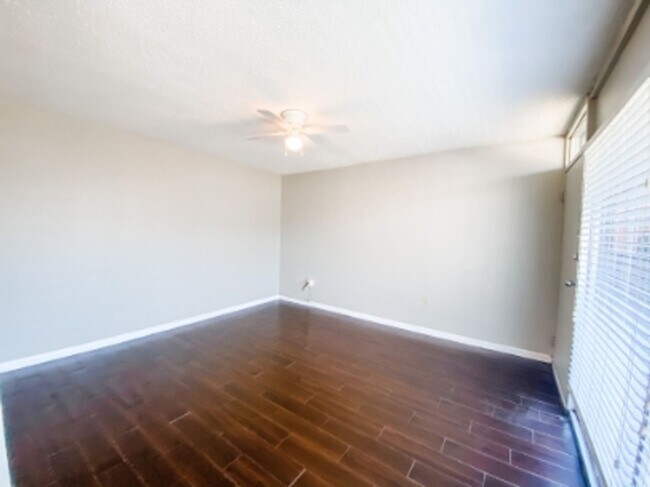 Foto del edificio - Treetop Living in the Heart of Highland Park