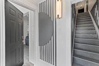 Building Photo - 2009 W Dekle Ave