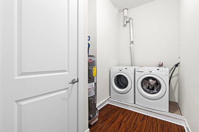 Building Photo - 6200 HUDSON Ave