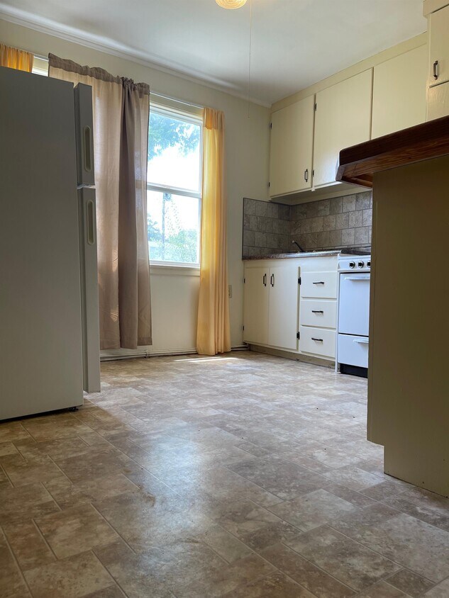 716 W 1st St, Junction City, KS 66441 Townhome Rentals in Junction