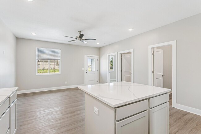 Foto del edificio - 105 Meadowbrook Dr