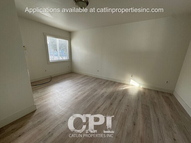 Building Photo - 1106 16th Ave