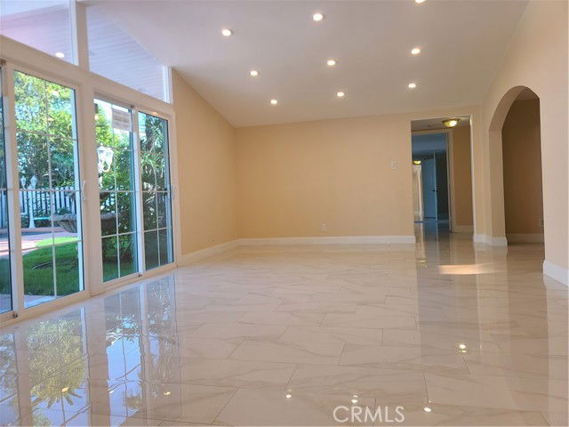 Foto del edificio - 6744 Cozycroft Ave