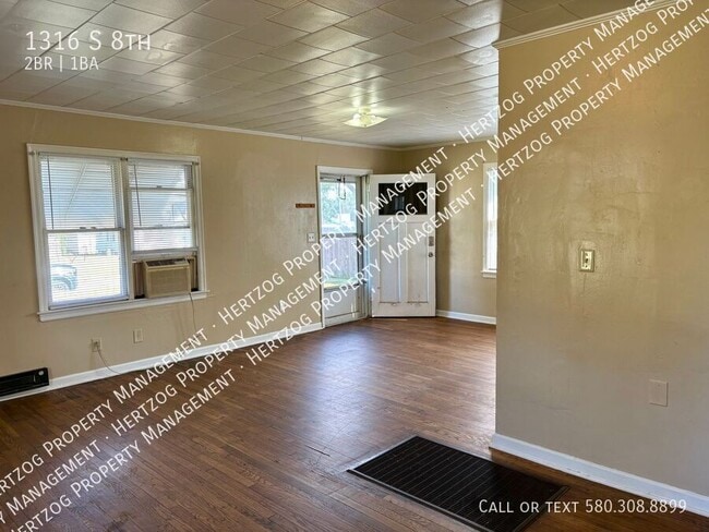 Building Photo - 1316 S 8th-