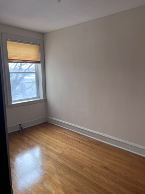 Foto del edificio - 2463 W Ainslie St