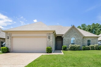 Building Photo - 5009 Forest Oasis Ln