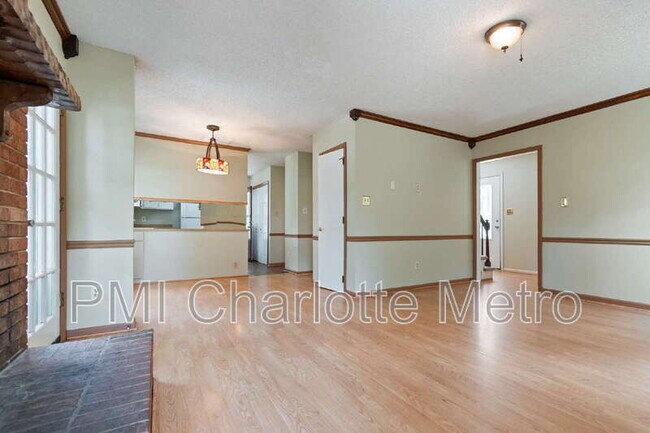 Foto del edificio - 11241 Kingfisher Dr