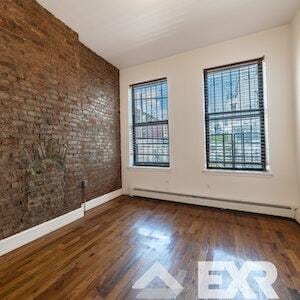 Building Photo - 122 Linden St