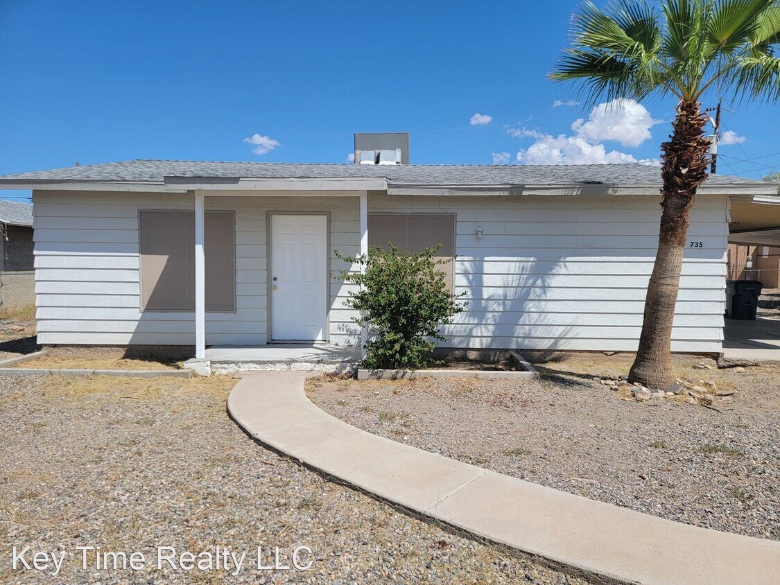 2 br, 1 bath House 735 Tiger Lilly House Rental in Bullhead City