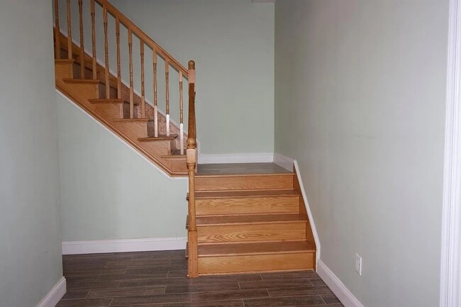 Building Photo - 4618 Spruce St