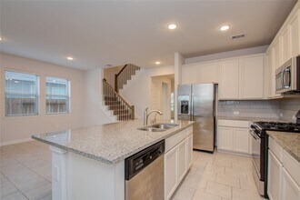 Building Photo - 18819 Fulvetta Haven Way