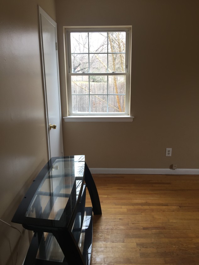 Room for rent - 10 Village Ln