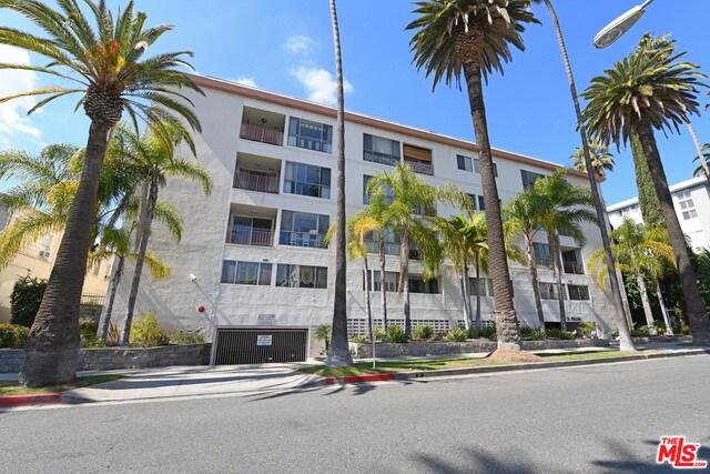 Building Photo - 137 S Palm Dr