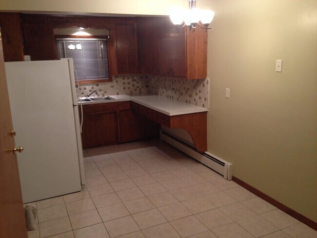 Foto del edificio - 829 Golf View Ln