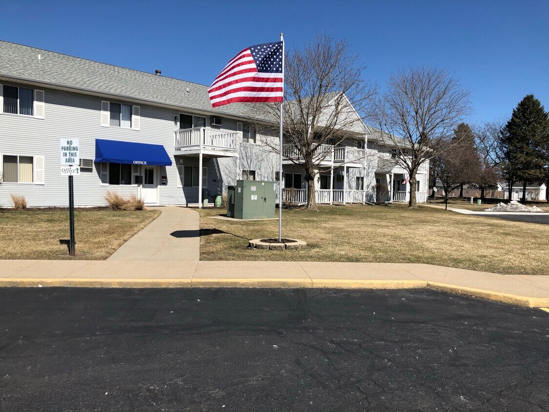 1700 Green Forest Run Unit 201, Janesville, WI 53546 Apartments in Janesville, WI