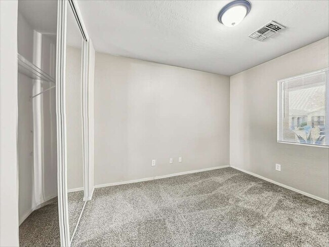Foto del edificio - 6045 W Southgate Ave