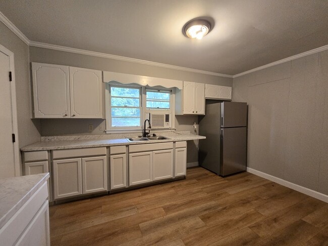 Building Photo - 412 Beechwood Cir