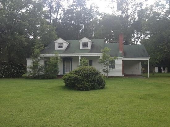 Primary Photo - 800 Range Road