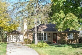 Building Photo - 824 E Rockland Rd