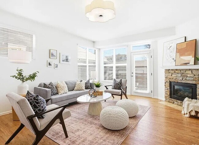 Foto del edificio - Available NOW! 4-Bedroom in one of Denver’s Hottest Neighborhoods!